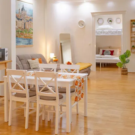 Oasis - Center Budapeste